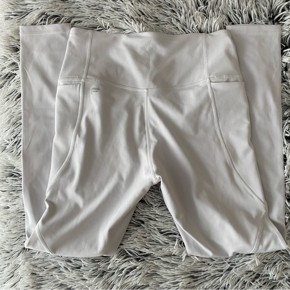 Fabletics High-Waisted Oasis Crossover 7/8 Legging, size XS - Picture 6 of 6